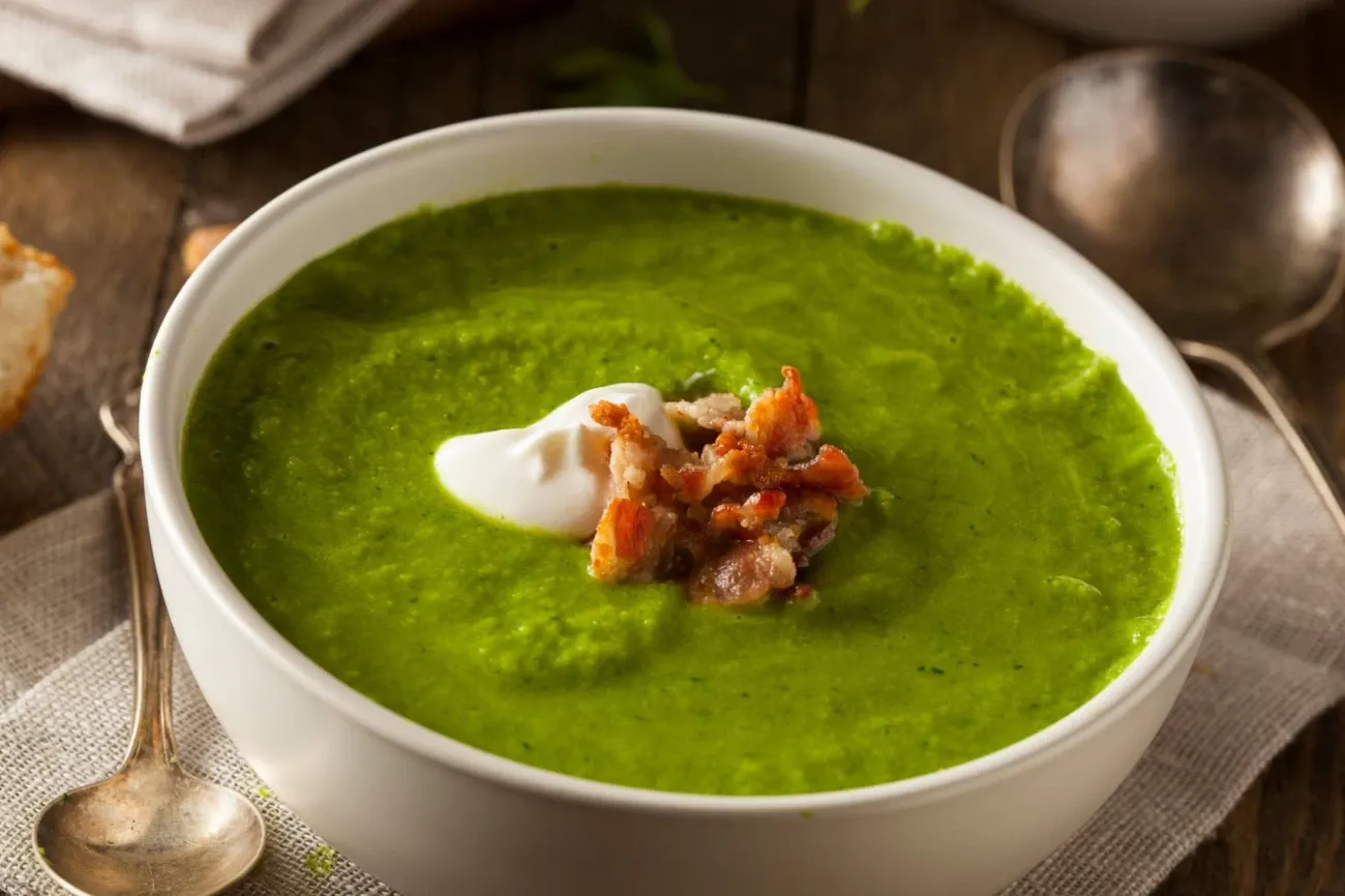 طرز تهیه سوپ کرفس با بافتی کرمی و دلنشین