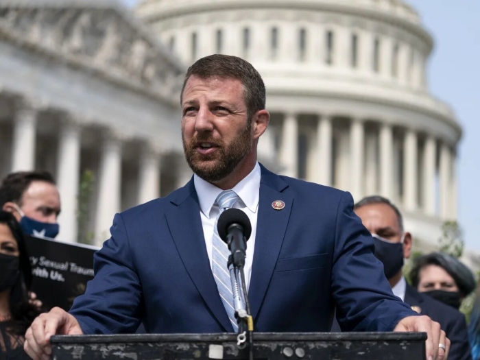 سناتور جمهوریخواه: آمریکا به مادورو فرصت داد به روسیه یا کشور دیگری برود