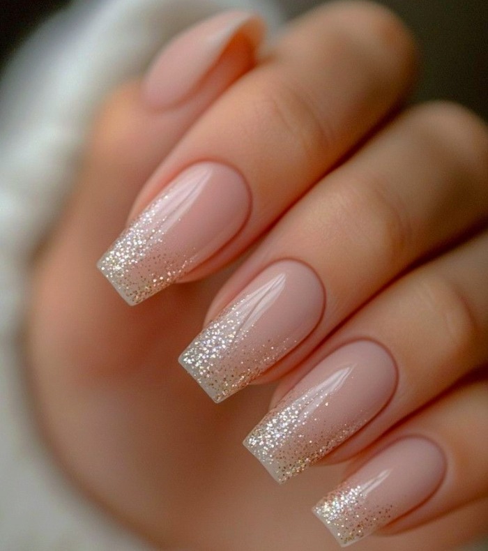 دیزاین ناخن اکلیل دار