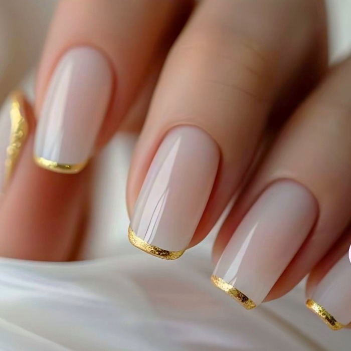 فرنچ ناخن طلایی