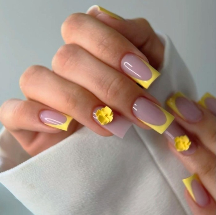 فرنچ ناخن مربعی