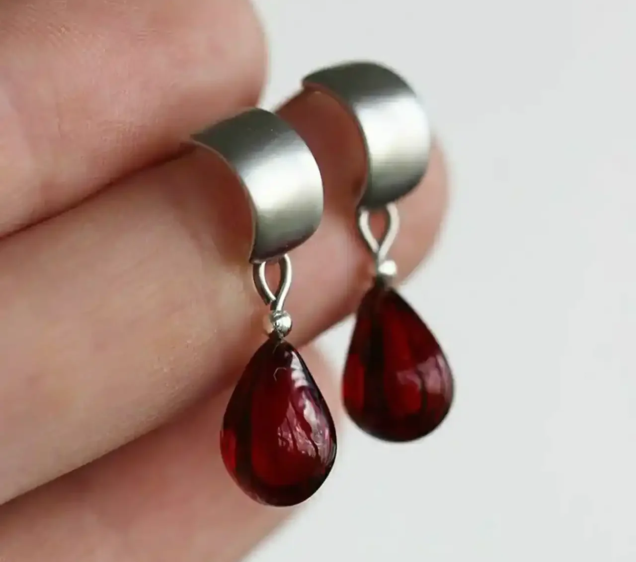 گوشواره‌های یلدایی شیک و خاص؛ زیباترین مدل‌ها برای شب یلدا + عکس