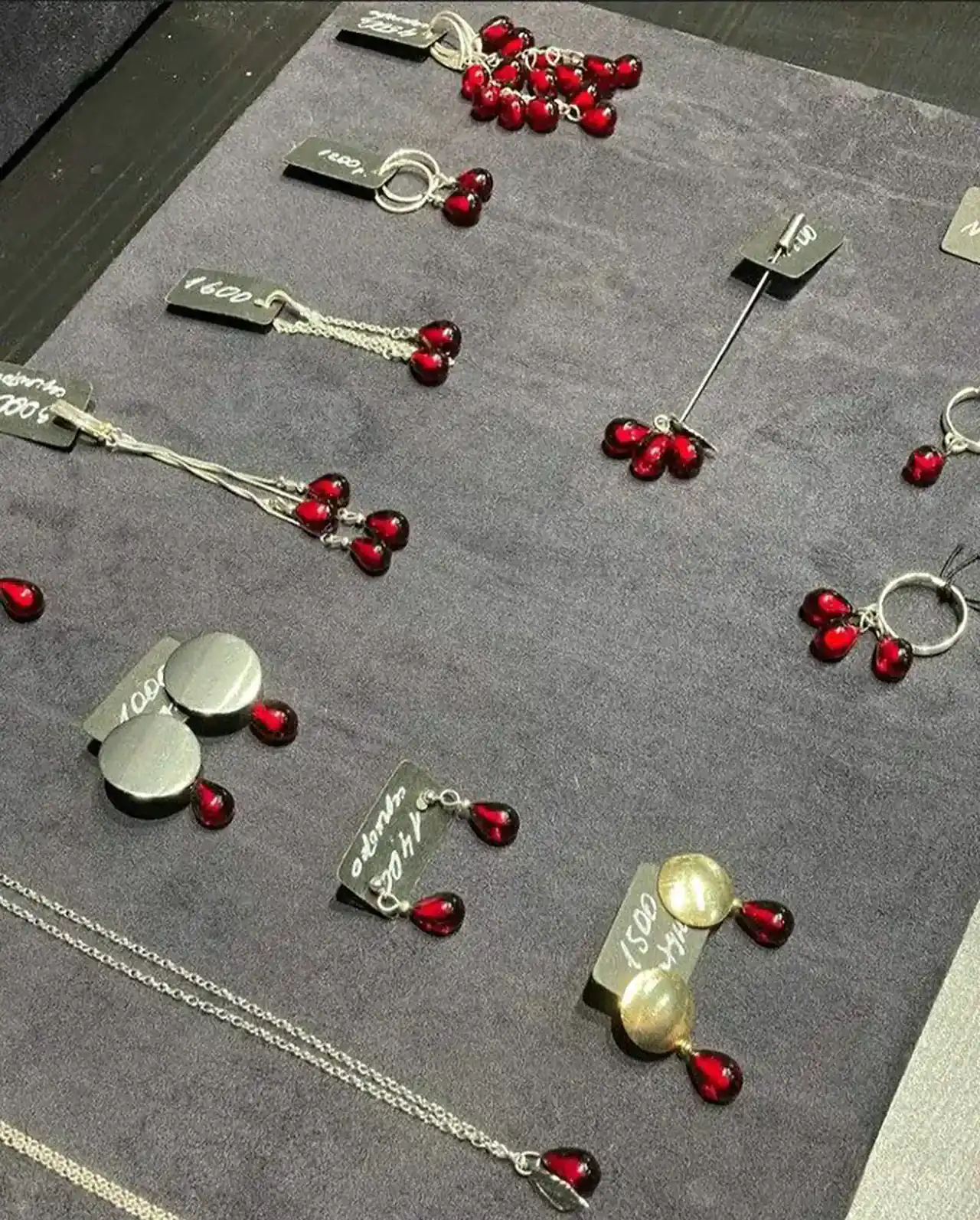 گوشواره‌های یلدایی شیک و خاص؛ زیباترین مدل‌ها برای شب یلدا + عکس