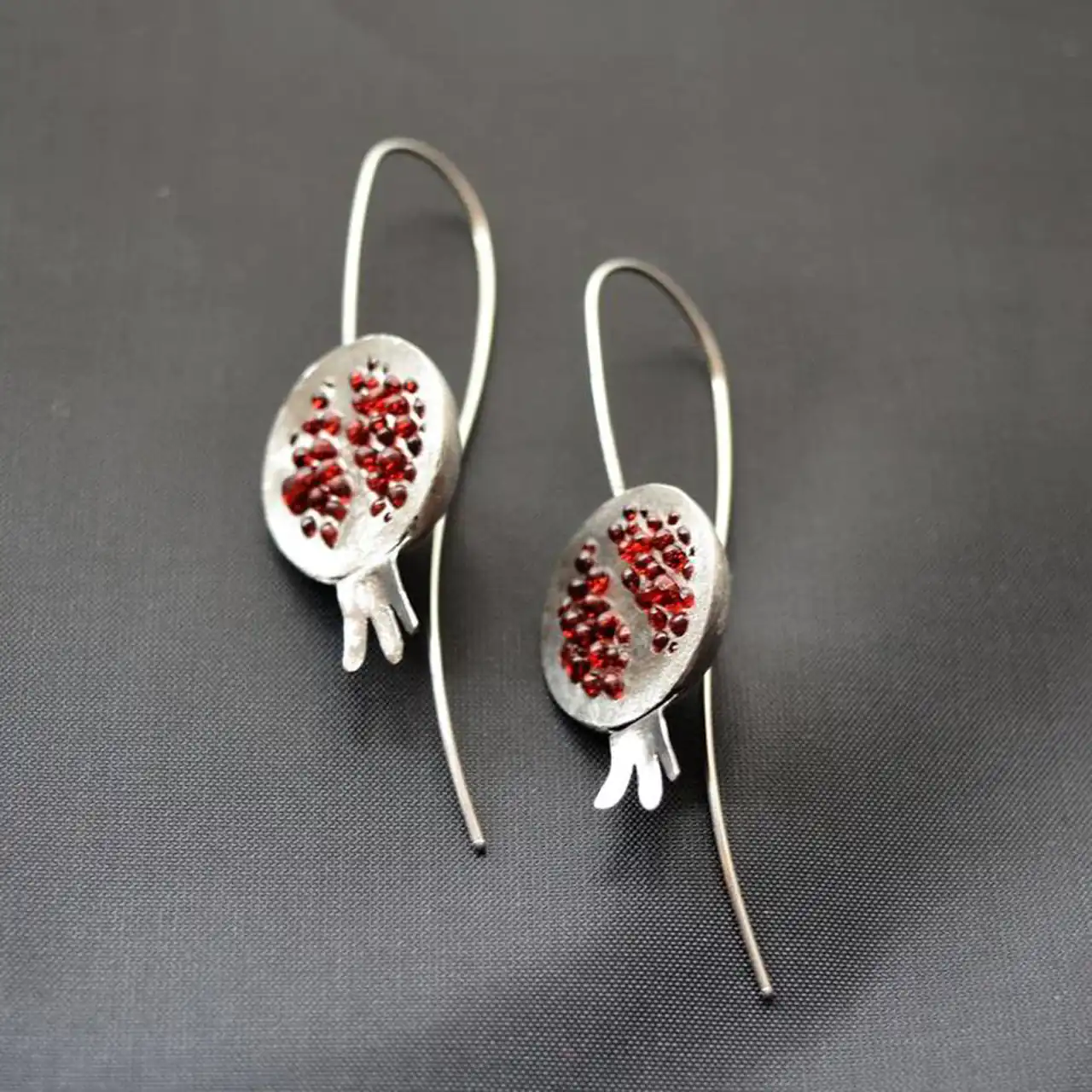 گوشواره‌های یلدایی شیک و خاص؛ زیباترین مدل‌ها برای شب یلدا + عکس