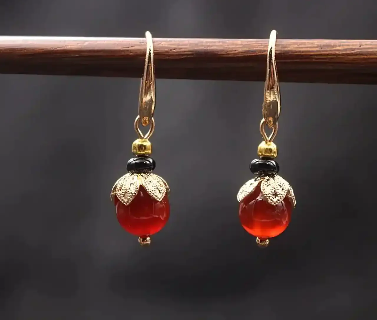 گوشواره‌های یلدایی شیک و خاص؛ زیباترین مدل‌ها برای شب یلدا + عکس