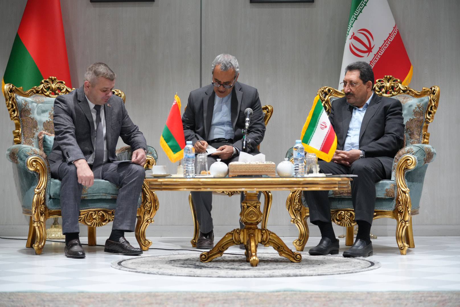 دیدار وزیر صمت و همتای بلاروسی در حاشیه هجدهمین اجلاس کمیسیون مشترک همکاری‌های ایران و بلاروس