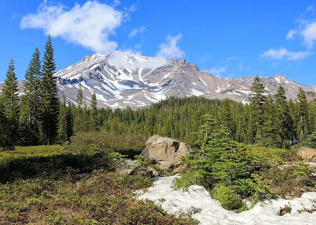 1024px-Mount_Shasta_as_seen_from_Bunny_Flat