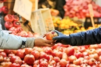 حواله یلدا به انصاف گرانفروشان!