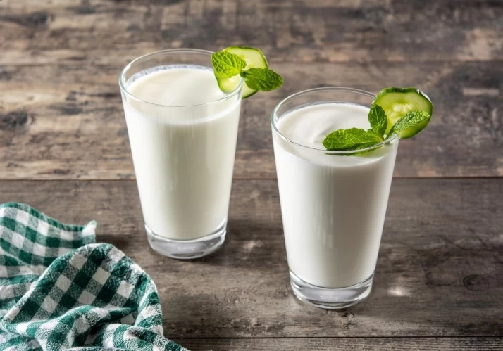 طرز تهیه دوغ آیران؛ نوشیدنی گوارای ترکیه +خواص دوغ آیران!