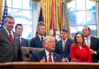 شوک جدید ترامپ به مهاجران/دستور توقف برنامه لاتاری گرین‌کارت!