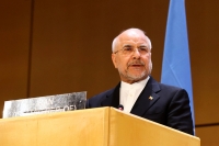 قالیباف: اختیارات را از دولت به شوراها و شهرداری‌ها واگذار کنیم