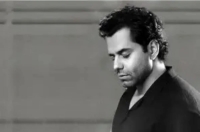 یک خواننده پاپ مشهور کنسرتش را لغو کرد