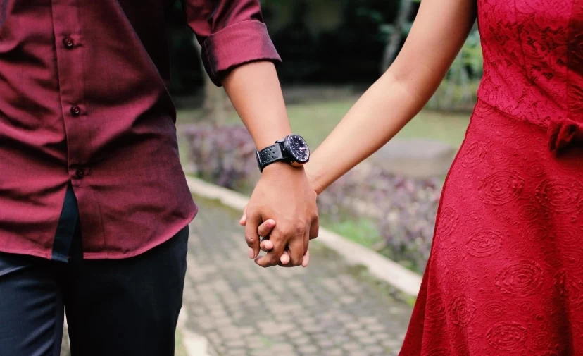 رابطه بدون تعهد چیست؟ 7 آسیب پنهانی که باید جدی بگیرید!