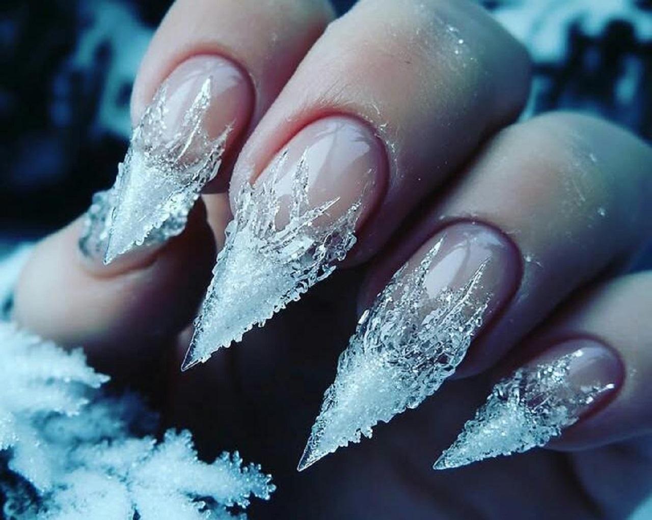 طرح ناخن زمستانی خاص به شکل کریستال منجمد