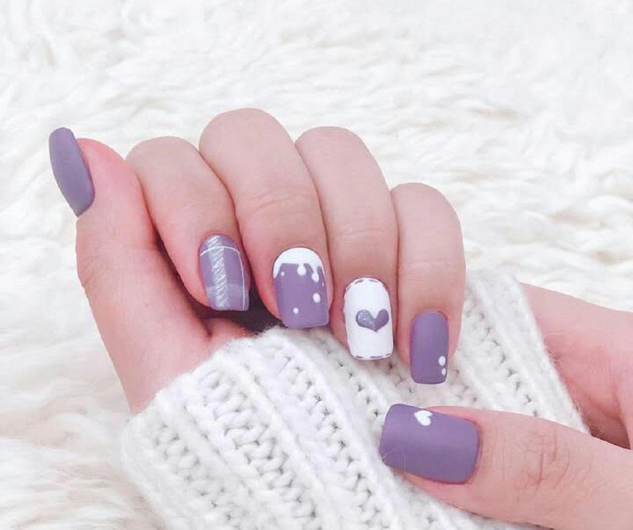 طرح ناخن زمستانی ساده و شیک یاسی