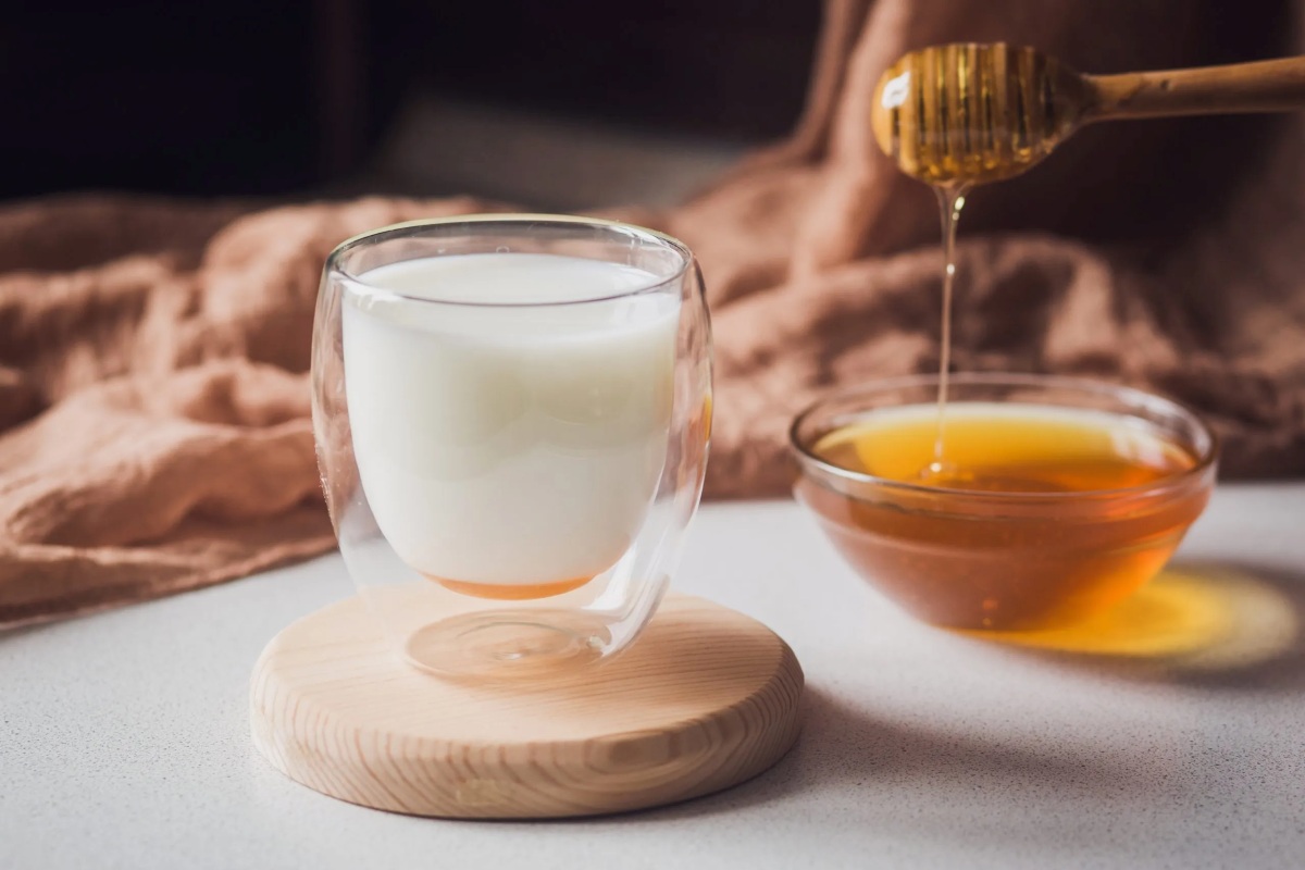 شیر و عسل برای ریکاوری و خواب بهتر-2