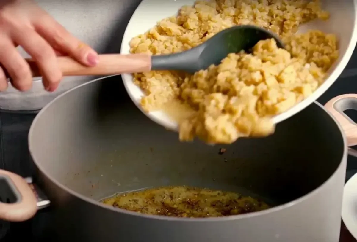 طرز تهیه آش ترخینه اصیل ترین غذا محلی اراک