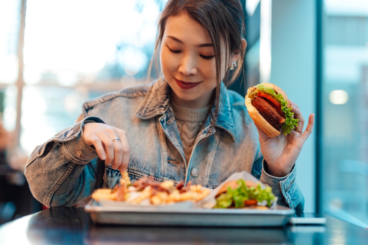 چرا غذاهای شور ما را پرخورتر میکنند-3