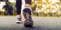 چرا باید روز خود را با قدم زدن شروع کنیم؟ / آیا واقعا به 10 هزار قدم در روز نیاز دارید؟