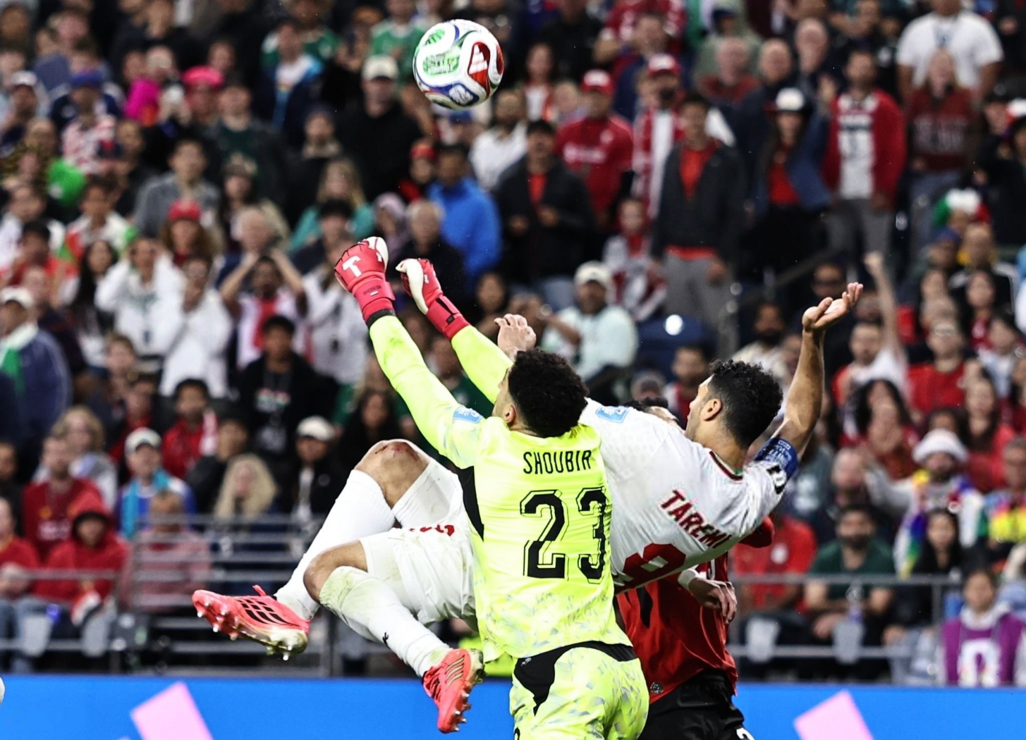 2487138