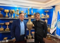 تمدید حضور آبی ها در لیگ برتر کشتی؛/ علیرضا دبیر در باشگاه استقلال، کاپ اهدا شد